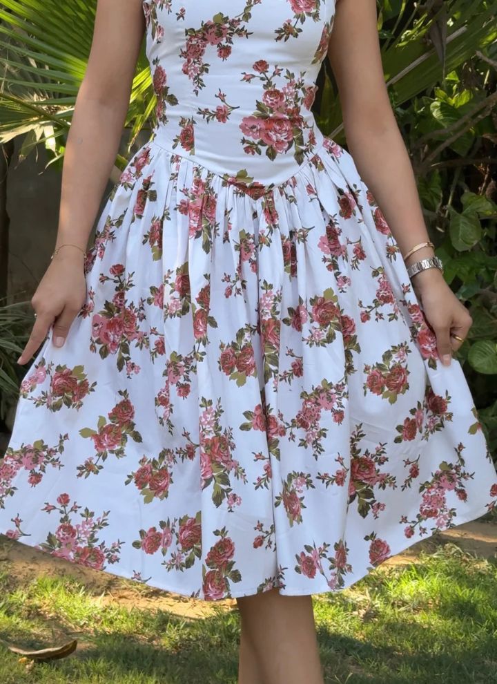 Contouraa Rose Bunch Flared Summer Dress – Effortless Floral Charm